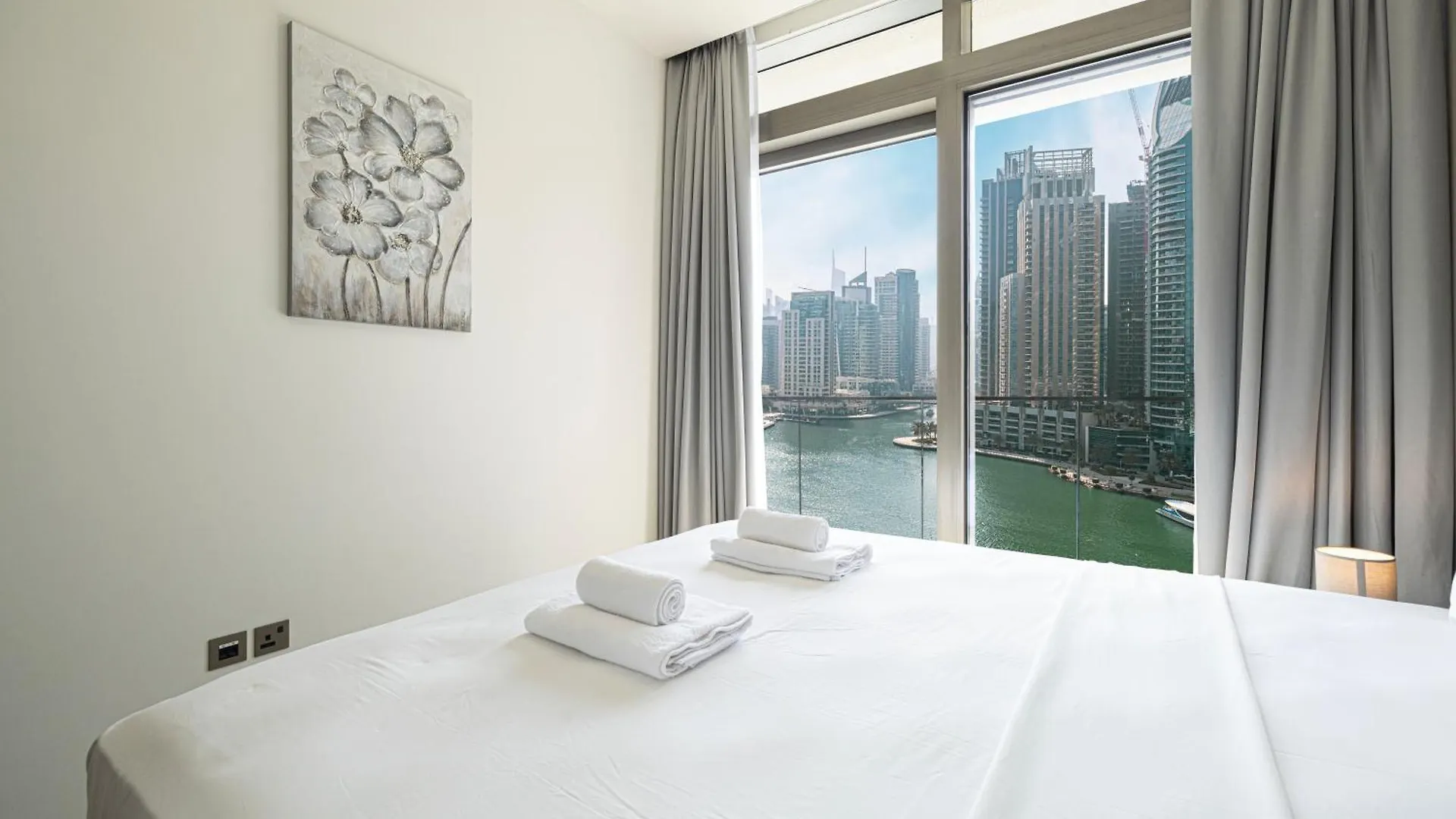 3Br Full Marina View For 8 Near The Metro! Apartment Dubai