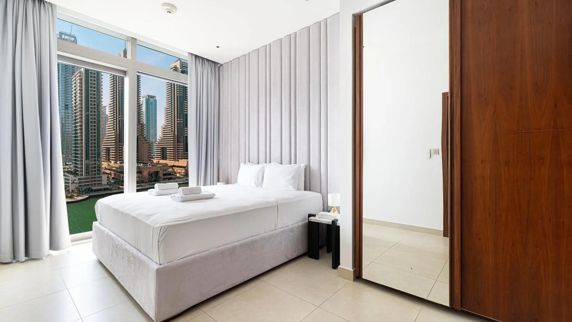 3Br Full Marina View For 8 Near The Metro! Apartment Dubai