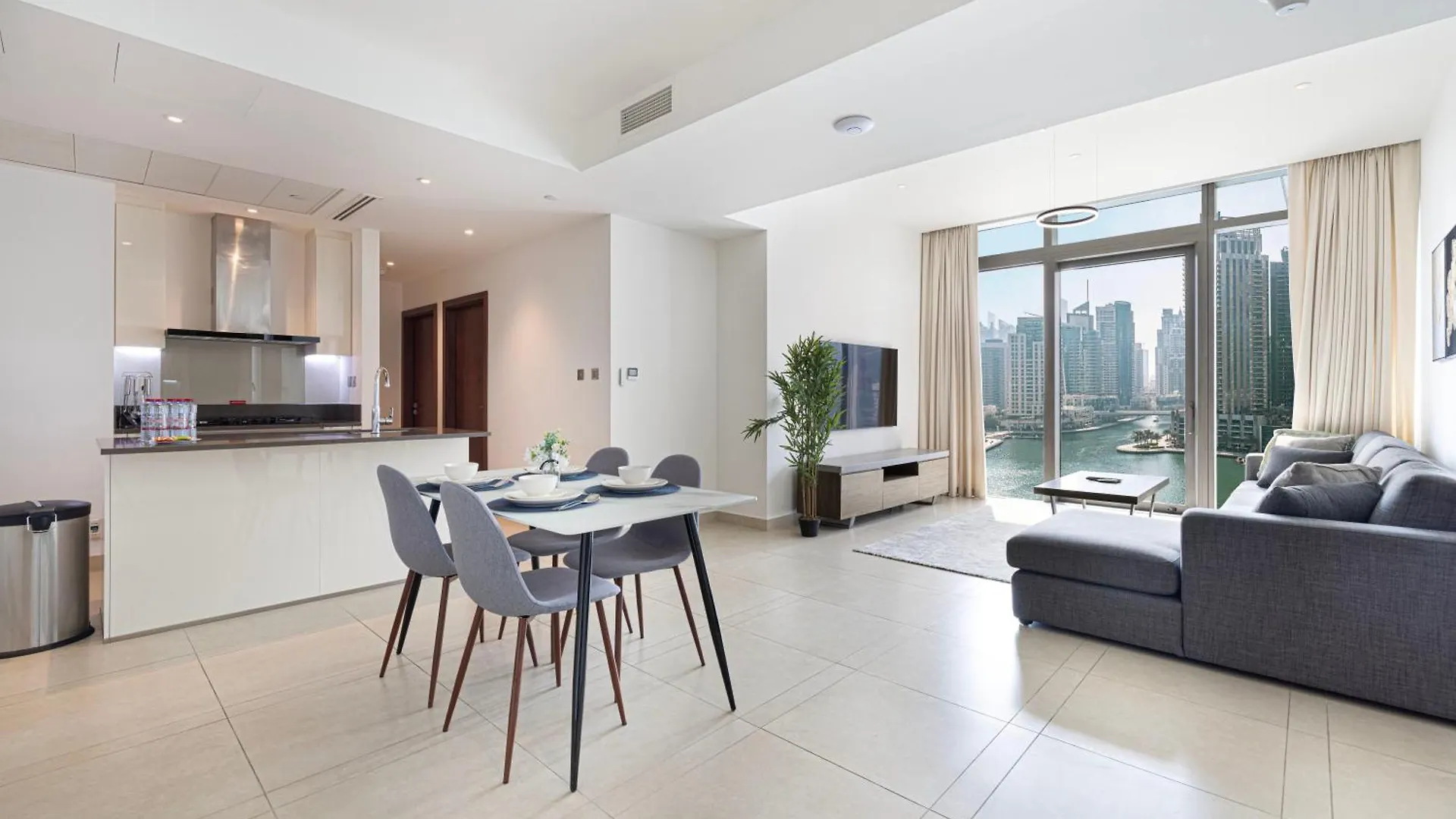 3Br Full Marina View For 8 Near The Metro! Apartment Dubai